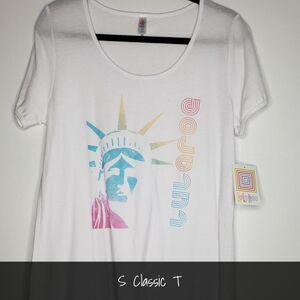 LuLaRoe Classic Tee Small Statue of Liberty NEW